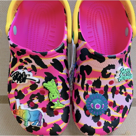 NWT CROCS 🦏Party Animal🐊 Sz-J6 Big Kids Shoes w/Non-Removable J-Bits Charms 1💡Up - Picture 2 of 16